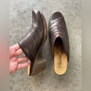Naot Size 41 L10 Leather Herringbone Woven Brown Clog 2.5" Rubber Heels Comfy